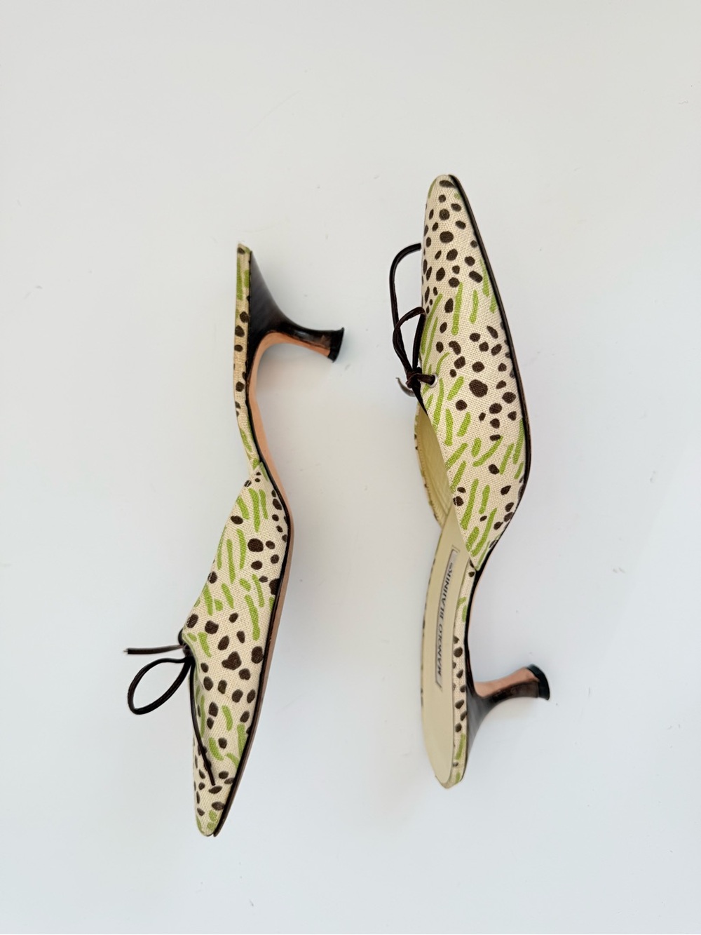 Vintage Manolo Blahnik Printed Bow Canvas Pointed Toe Kitten Heel Mules 38 - Picture 6 of 9